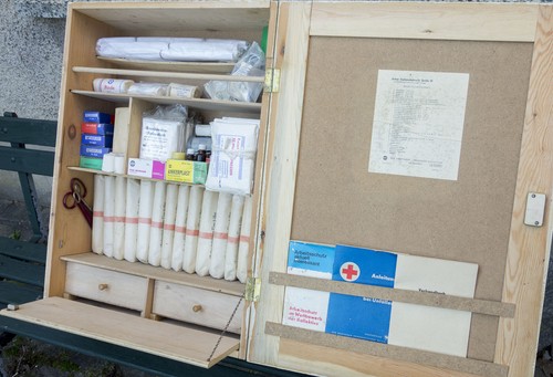 Ddr verbandschrank erste hilfe - verbandschrank,